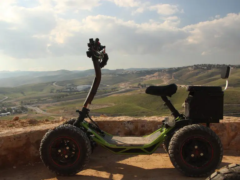טיול טרקטרונים וגיפים בים המלח